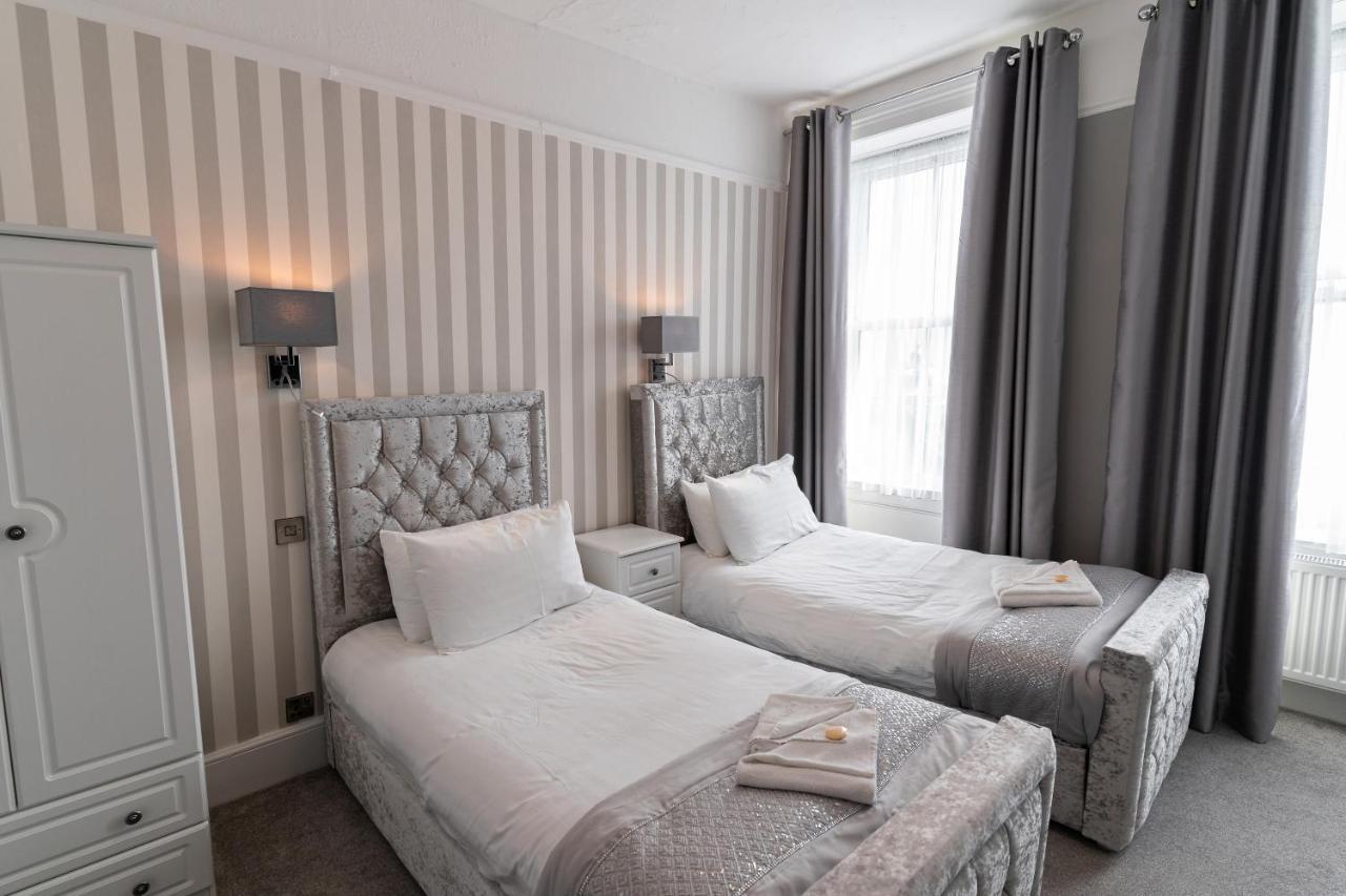 The Pier Hotel Истборн Екстериор снимка