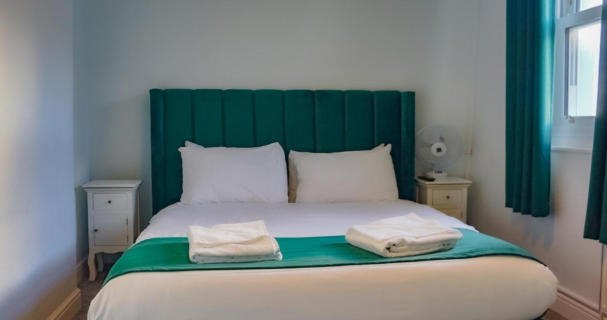 The Pier Hotel Истборн Екстериор снимка