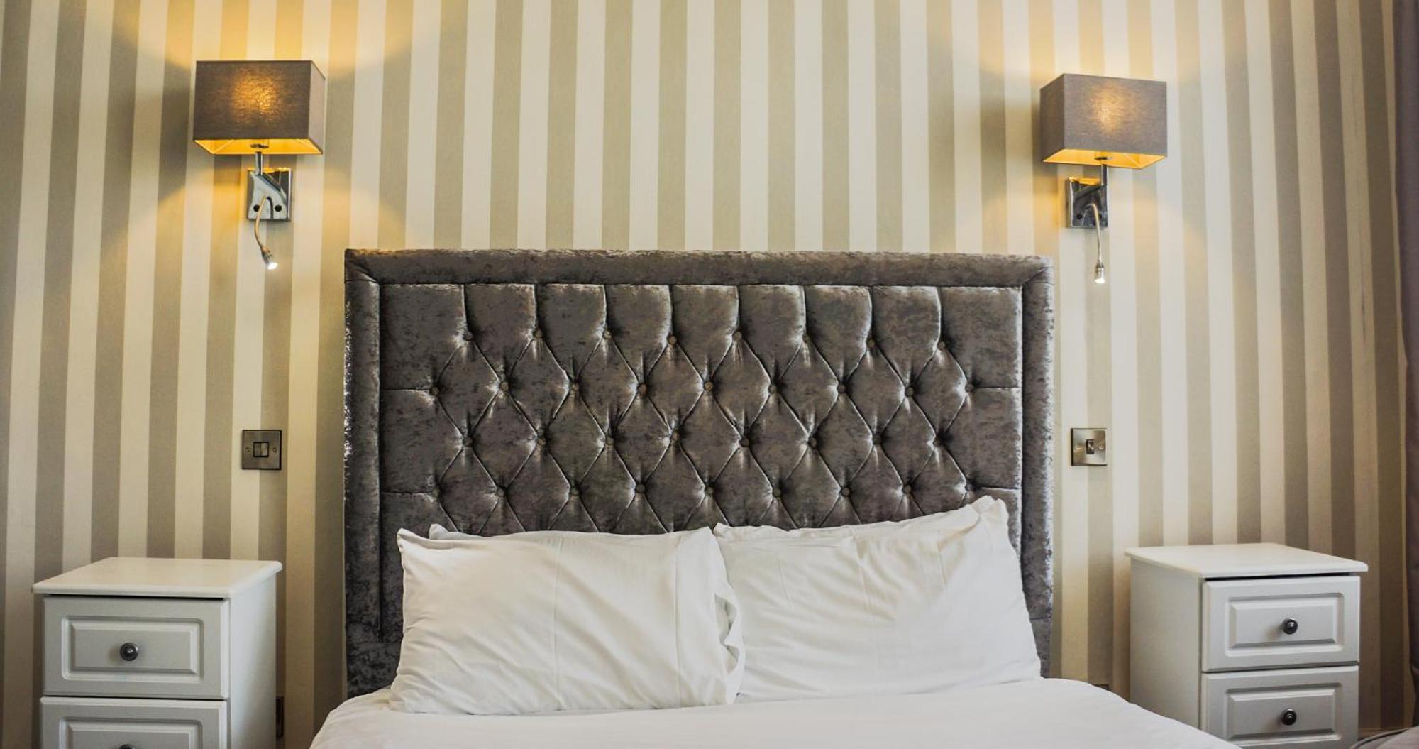 The Pier Hotel Истборн Екстериор снимка